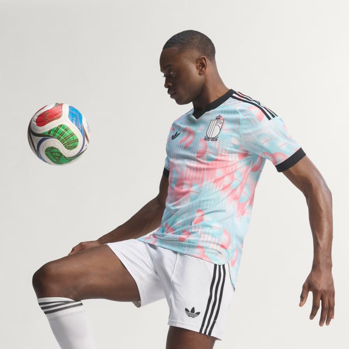 Camiseta_de_segunda_equipacion_Belgica_26_Oficial_Azul_JM8382_HM12.jpg Camiseta_de_segunda_equipacion_Belgica_26_Oficial_Azul_JM8382_HM12.jpg